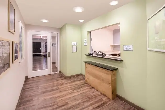 WoodSpring Suites Columbus Fort Benning Bldg 1 - Lobi