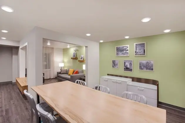 WoodSpring Suites Dallas Plano Central Legacy Drive - Yerinde Yemek