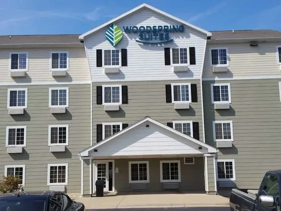 WoodSpring Suites Dickinson - Dış Mekan