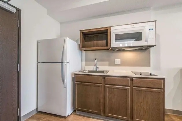 WoodSpring Suites Doral Miami Airport - Mutfak