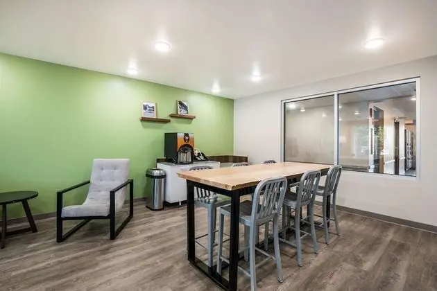 WoodSpring Suites Elgin - Chicago - Lobi