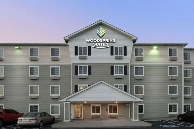 WoodSpring Suites Evansville East