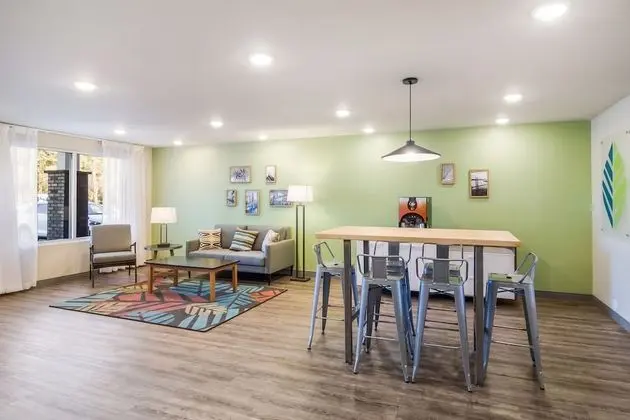 WoodSpring Suites Greensboro - High Point North - Lobi