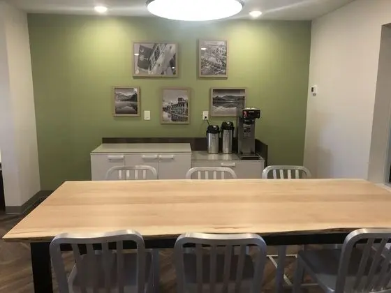 WoodSpring Suites Greenville Haywood Mall - Yerinde Yemek