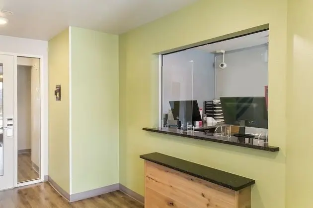 WoodSpring Suites Houston I-45 Airtex - Lobi