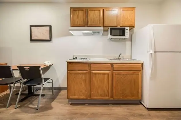 WoodSpring Suites Houston La Porte - Mutfak