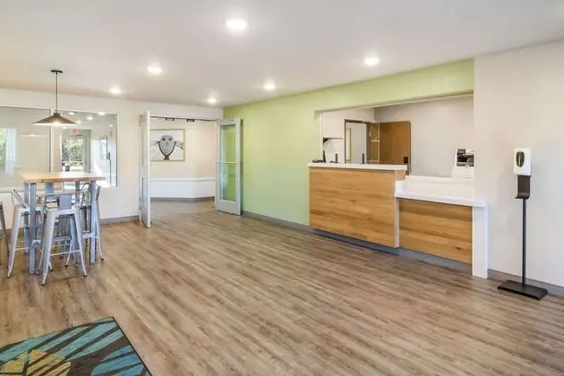 WoodSpring Suites Jacksonville Campfield Commons - Lobi