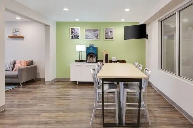 WoodSpring Suites Lackland near Sea World - Lobi