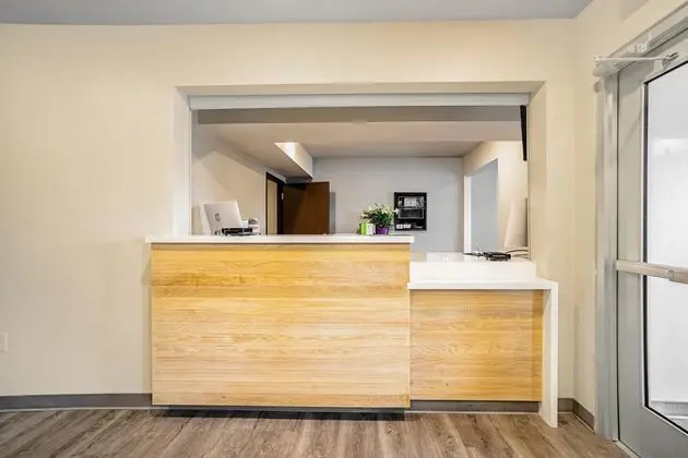 WoodSpring Suites Naples - Lobi