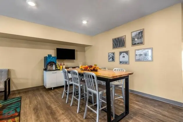 WoodSpring Suites Naples West - Yerinde Yemek