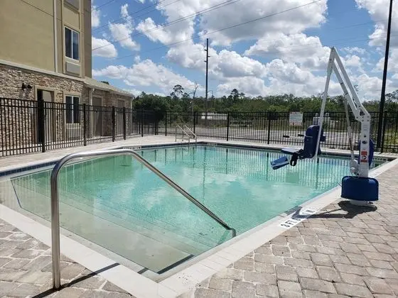 WoodSpring Suites Orlando International Drive - Havuz
