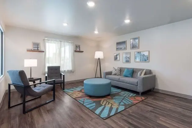 Woodspring Suites Philadelphia Northeast - Lobi