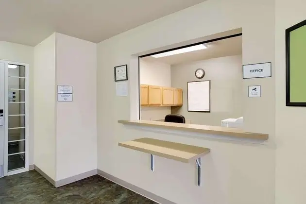 WoodSpring Suites Raleigh Northeast Wake Forest - Lobi
