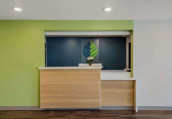 Woodspring Suites - Lobi
