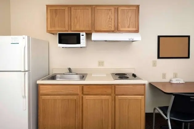 WoodSpring Suites San Antonio North Live Oak I-35 - Mutfak