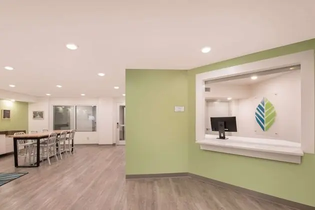 WoodSpring Suites Savannah Pooler - Lobi