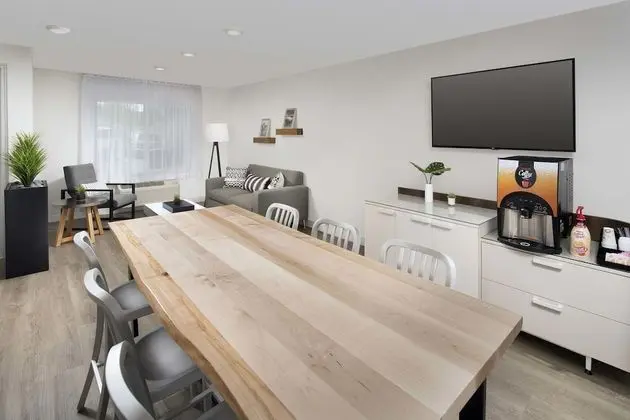WoodSpring Suites Seattle Redmond - Yerinde Yemek