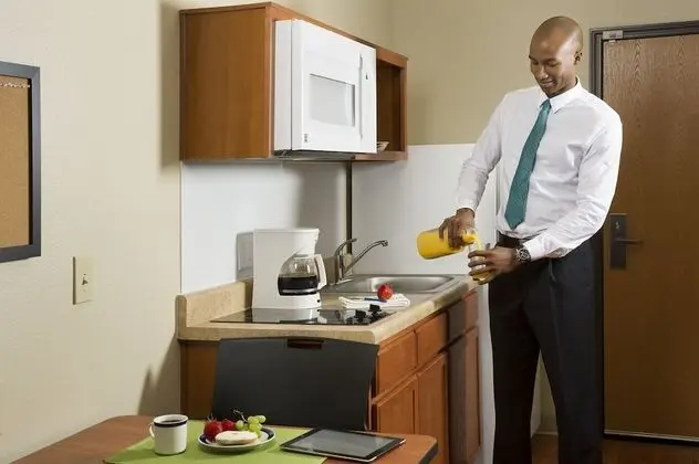 WoodSpring Suites St. Louis Arnold - Mutfak