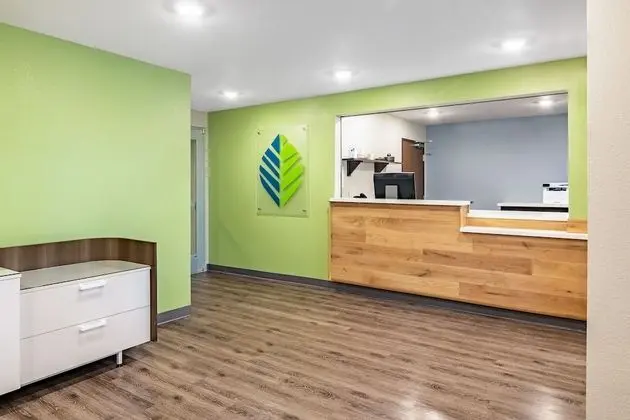 WoodSpring Suites Toledo Maumee - Lobi