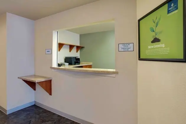 WoodSpring Suites Washington DC Andrews AFB - Lobi