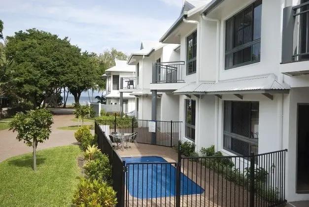 Woodville Beach Townhouse 5 - Havuz