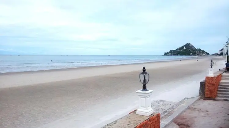 Wora Bura Hua Hin Resort & Spa - Plaj