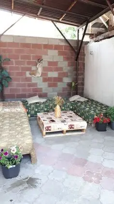 World Travelers Hostel - Dış Mekan