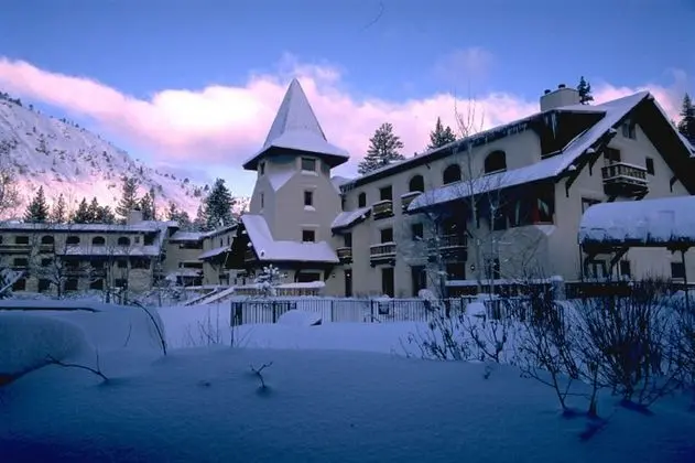 Worldmark by Wyndham Olympic Village Inn - Dış Mekan