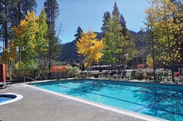 Worldmark by Wyndham Olympic Village Inn - Havuz