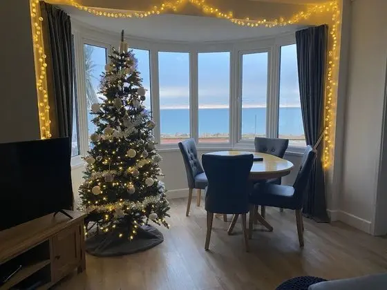 Worthing Beach 180 - 2 bed Seafront With Parking - Yerinde Yemek