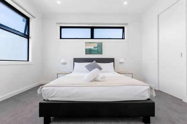 WoW Factor!luxe 4BR Townhouse@glen Waverley