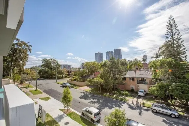 Wow Southport Apartment Near Light Rail Station - Dış Mekan