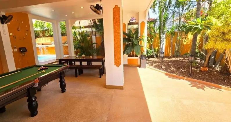 WOWLAND Luxury Villa Pattaya Walking Street 6 Bedrooms - Dış Mekan