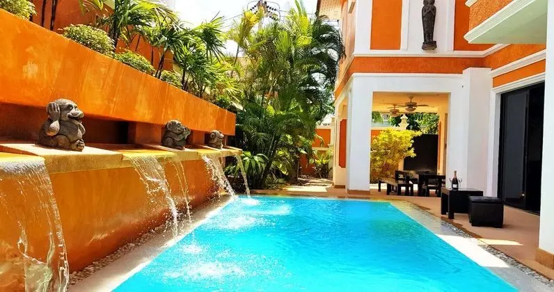 WOWLAND Luxury Villa Pattaya Walking Street 6 Bedrooms - Havuz