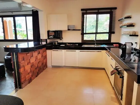 WOWLAND Luxury Villa Pattaya Walking Street 6 Bedrooms - Mutfak
