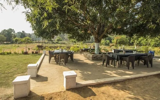 WOWSTAYZ Pachmarhi Foothill Cottages - Yerinde Yemek