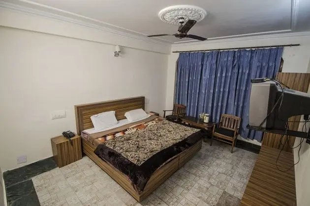WOWSTAYZ Hotel Sahiwa
