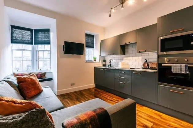 Writer s Apartment - Beautiful One Bed on the Famous Royal Mile