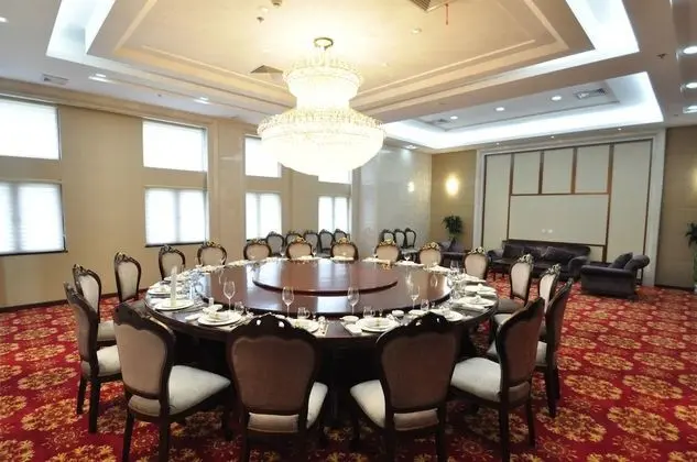 Wuhan Guochuang Chuyuan Donghu Hotel - Yerinde Yemek