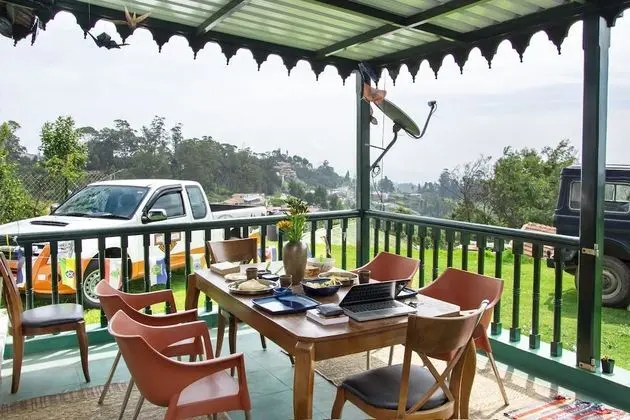 Wunderhaus Atists's Getaway and Homestay - Yerinde Yemek