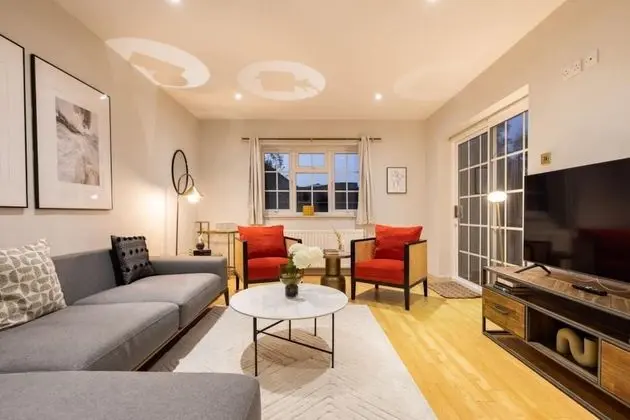 The Wycombe House - Inviting 5bdr House With Garden