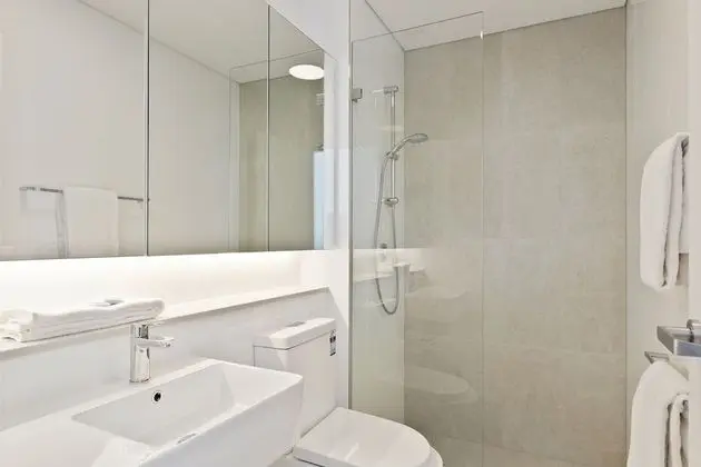 Wyndel Military One Bedroom - Banyo Tipleri