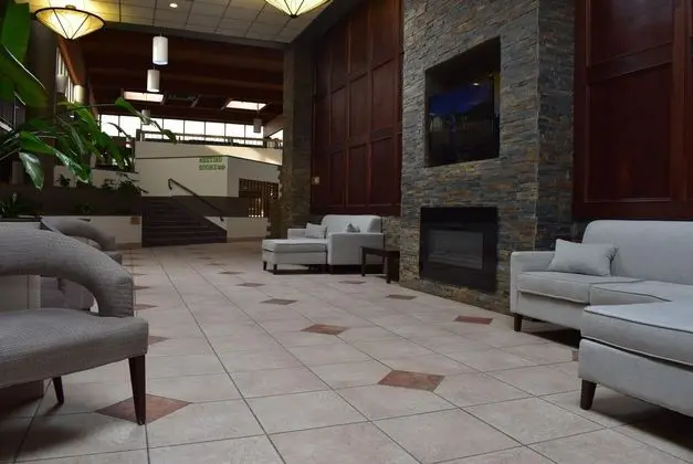 Wyndham Garden Ann Arbor - Lobi
