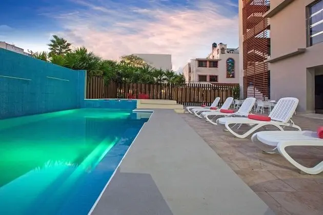 Wyndham Garden Cancun Downtown - Havuz