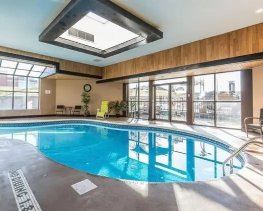 Wyndham Garden Medicine Hat Conference Center - Havuz