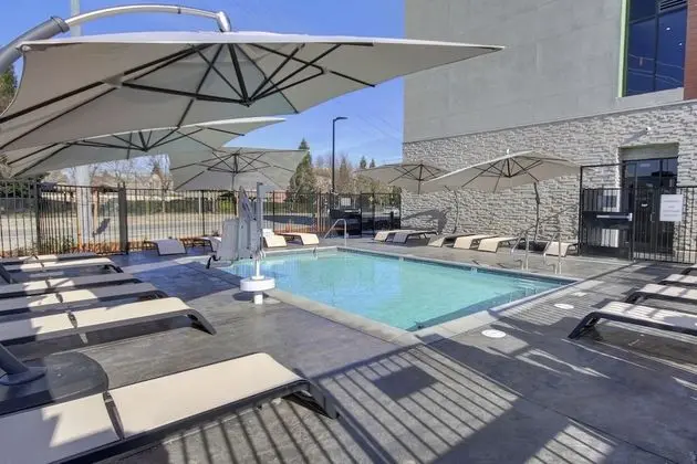 Wyndham Garden Sacramento Airport Natomas - Havuz