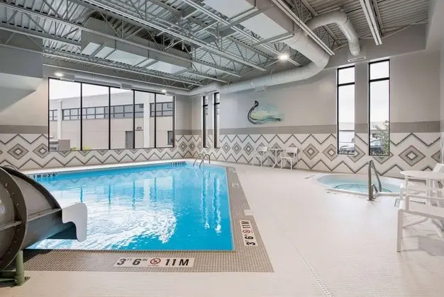 Wyndham Garden Winnipeg Airport - Havuz