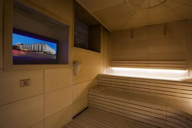 Wyndham Grand Istanbul Kalamis Marina Hotel - Spa