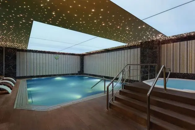 Wyndham Grand Izmir Ozdilek Thermal & Spa - Havuz