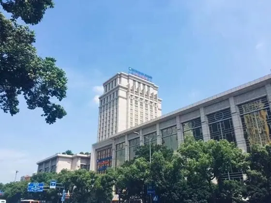 Wyndham Grand Plaza Royale Ningbo - Dış Mekan